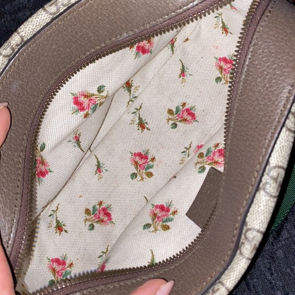 Slightly used Gucci bag - Picture 4 of 5